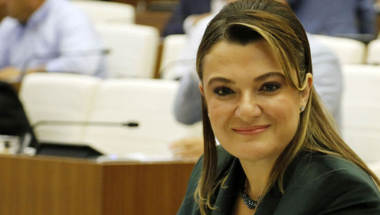 Antalya Büyükşehir’de Bir İstifa Daha: Cansel Çevikol Görevini Bıraktı