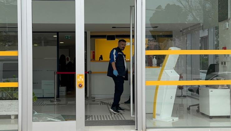 Antalya’da Bankaya Saldırı: Kapı Camını Kırıp Kaçtı