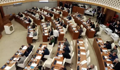 Antalya Büyükşehir Meclisi’nde İsim Tartışması