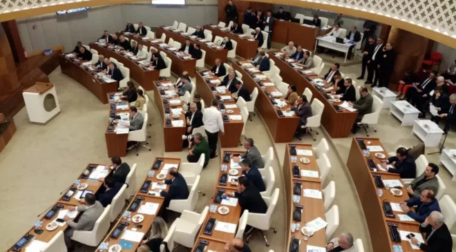 Antalya Büyükşehir Meclisi’nde İsim Tartışması