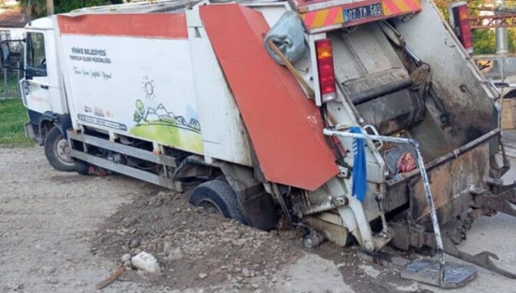 Finike’de Altyapı Sonrası Yol Tartışması: Çöp Kamyonu Kaza Yaptı