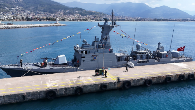 TCG BORA Alanya’da Ziyarete Açıldı: Vatandaşlardan Yoğun İlgi