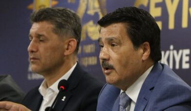 AK Parti Antalya’dan Büyükşehir soruşturması açıklaması! “Adeta bir kartopu gibi büyüyor”